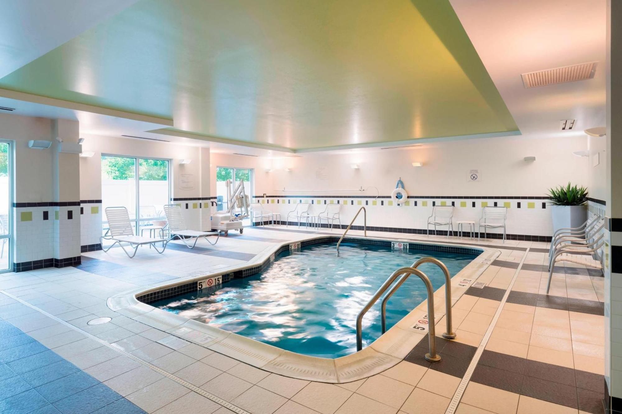 Hotel Fairfield & Raystown 3*